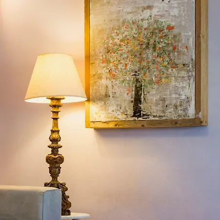 فيلة Annetta Poggi